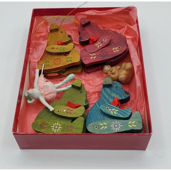 Vintage 4 Wooden Painted Teddy Bears Movable Joints Ornaments+ Bear Mouse Taiwan - Picture 2 of 9